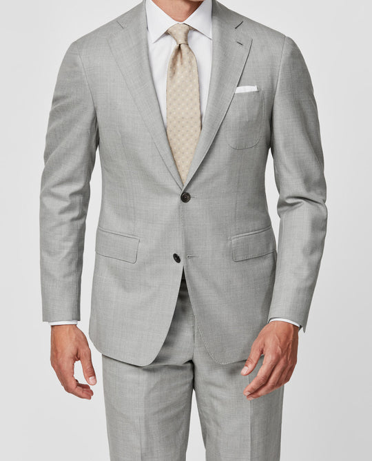 Interview Attire: Choosing a Suit to Make the Right First Impression