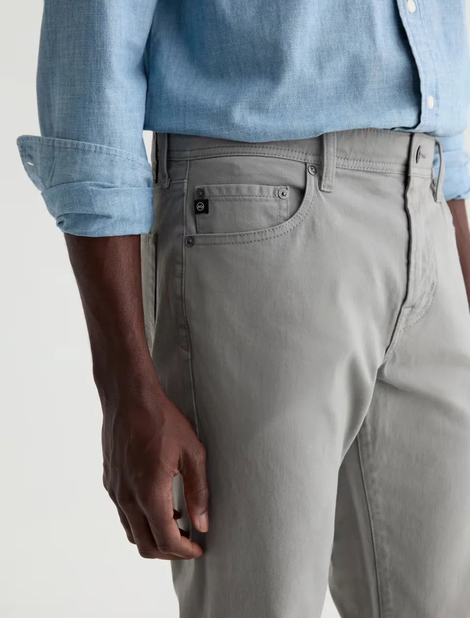 ag everett sud in light grey close up