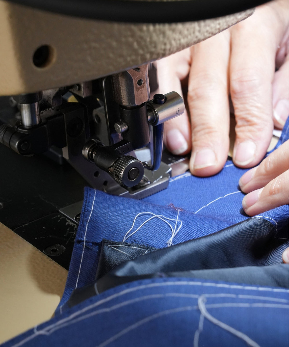 Sewing the canvas of a full-canvas jacket